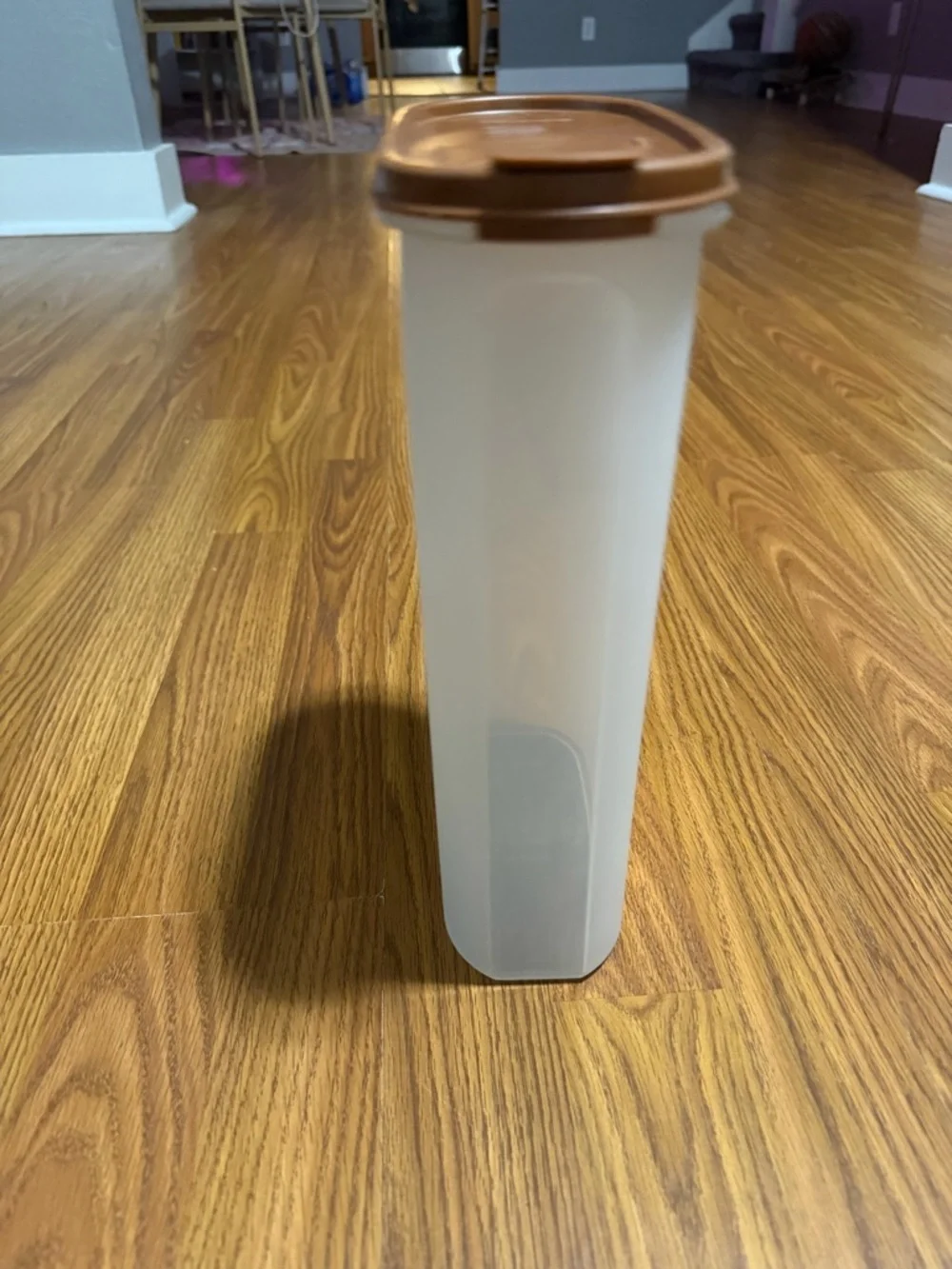 VTG Tupperware Modular Mates Oval 5 container with a brown seal lid.
